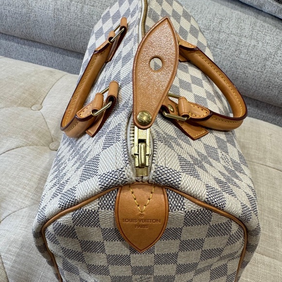 LOUIS VUITTON
Speedy 30 Monogram Canvas Duffel Bag - Picture 3 of 7
